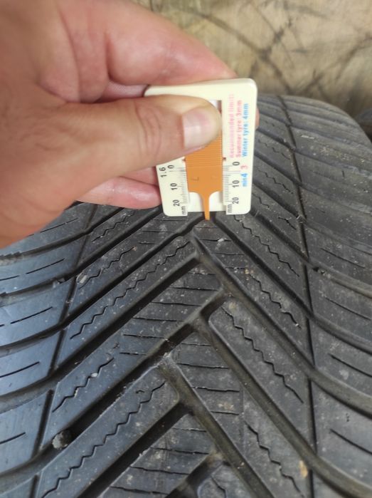 245/40/19 Hankook