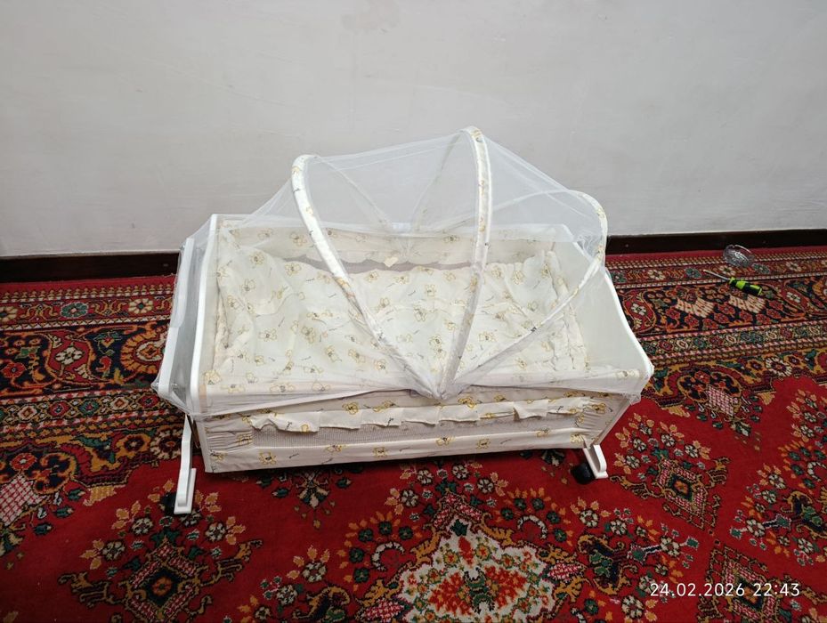 Bolalar kravati va belanchagi