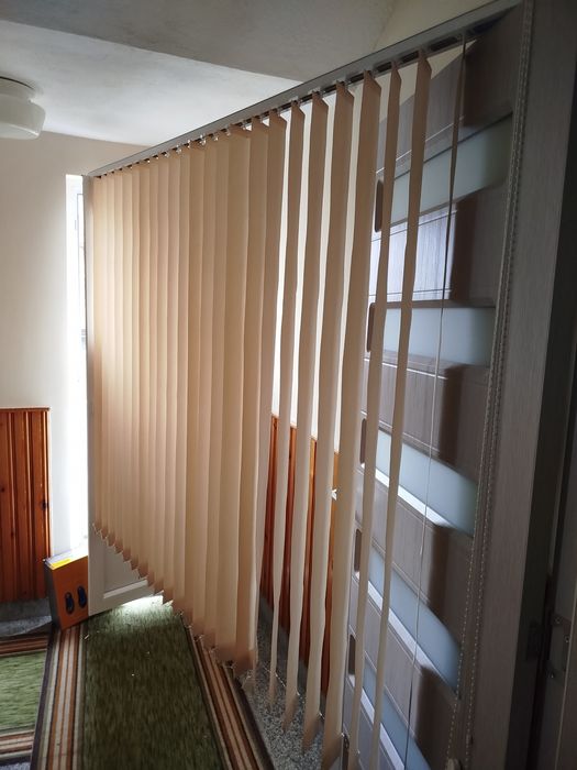 Вертикални щори с лайсна