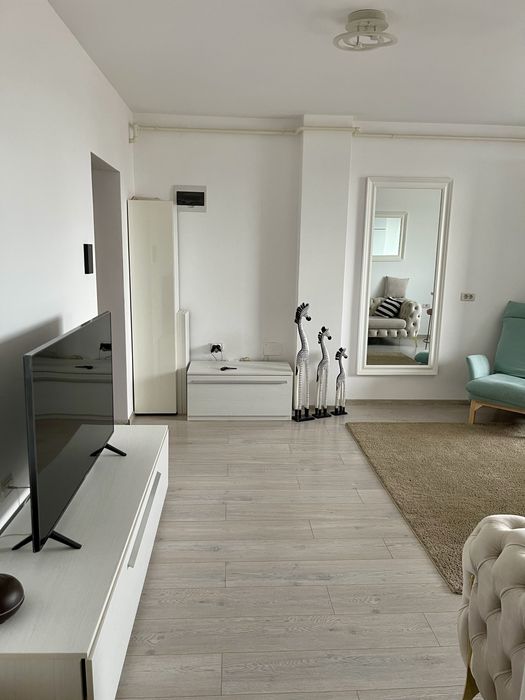 Inchiriez apartament