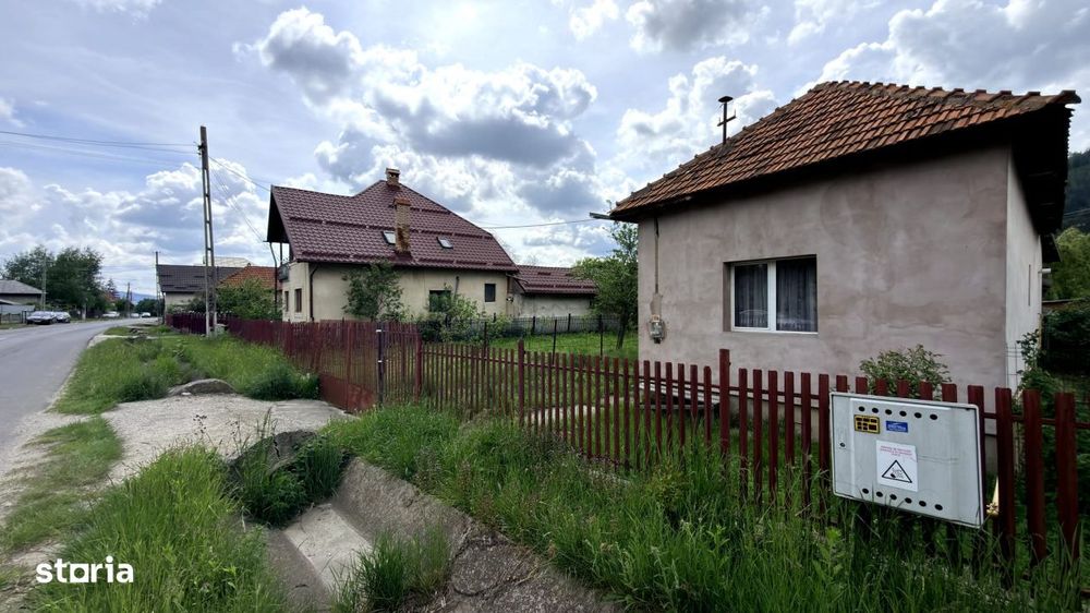 Casa individuala  Leresti la strada principala+ teren 831 mp, utilitat