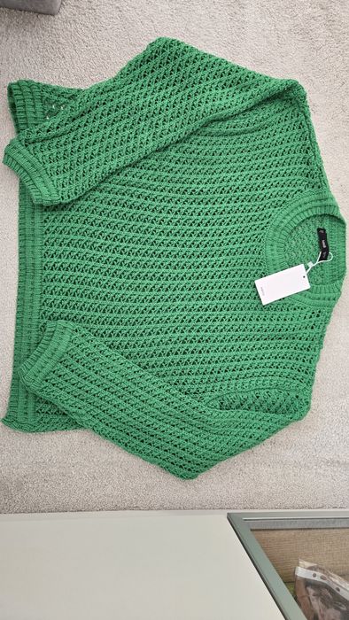 Чисто нов пуловер