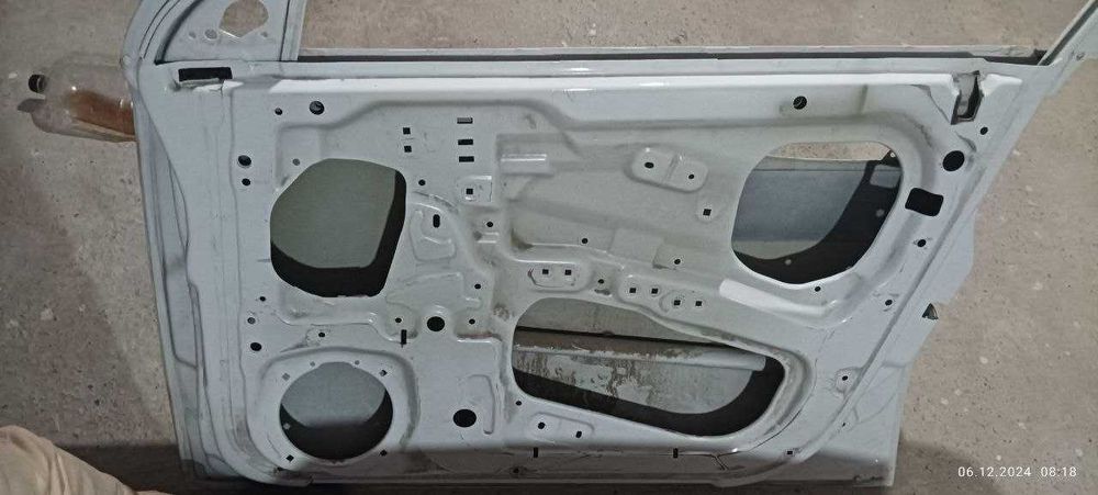 Gentra oldi o`ng eshik sotiladi. 2023.