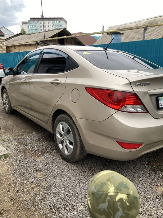 Hyundai solaris 2013