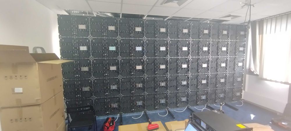 Професионална LED стена за закрити помещения с 1,25мм между-пискелово разстояние