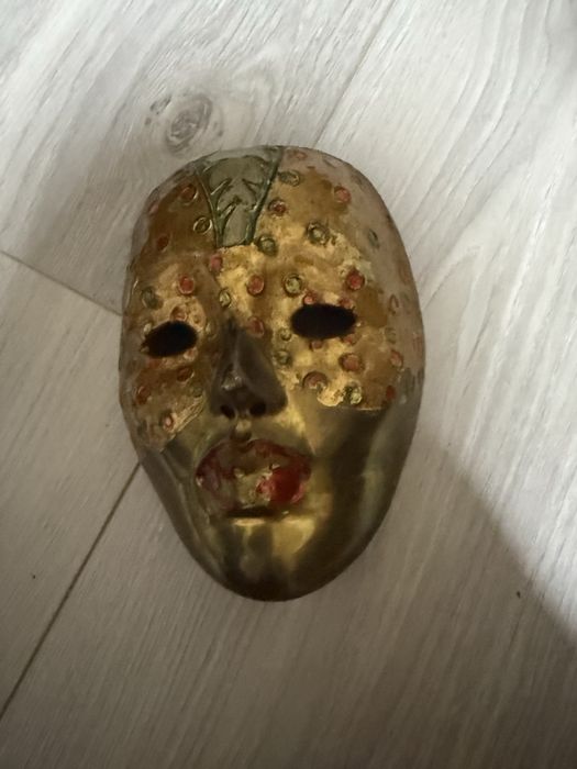 Месингова маска за стена