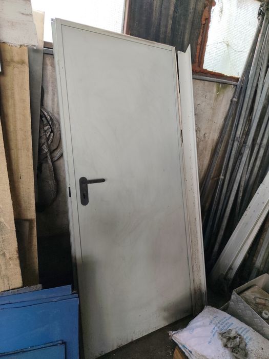 Ușa tehnică metalică