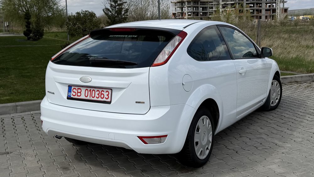 Ford Focus Facelift 2009 1.6 D 120 CP Manual 5+1 Trepte Autoutilitara Primu Nr Rosu