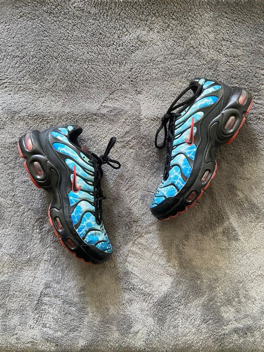 Nike Tn shark attack