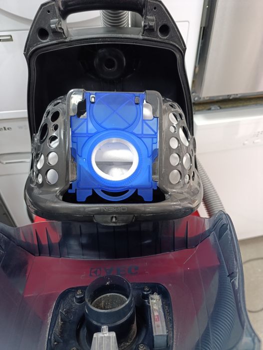 Прахосмукачка AEG Jetmaxx