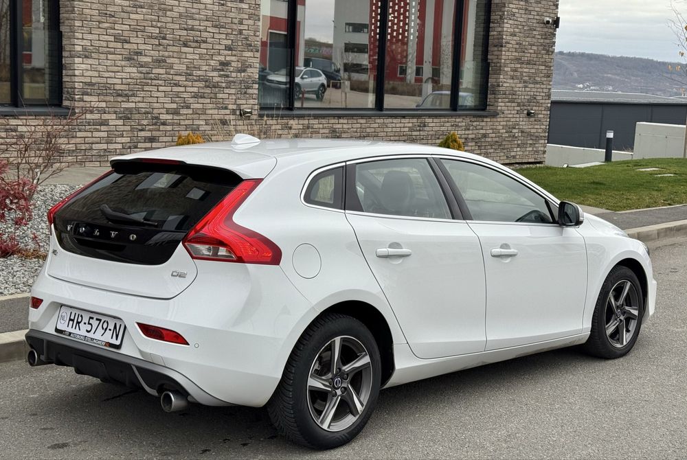 Volvo V 40 2.0 diesel euro 6 R Design 2016