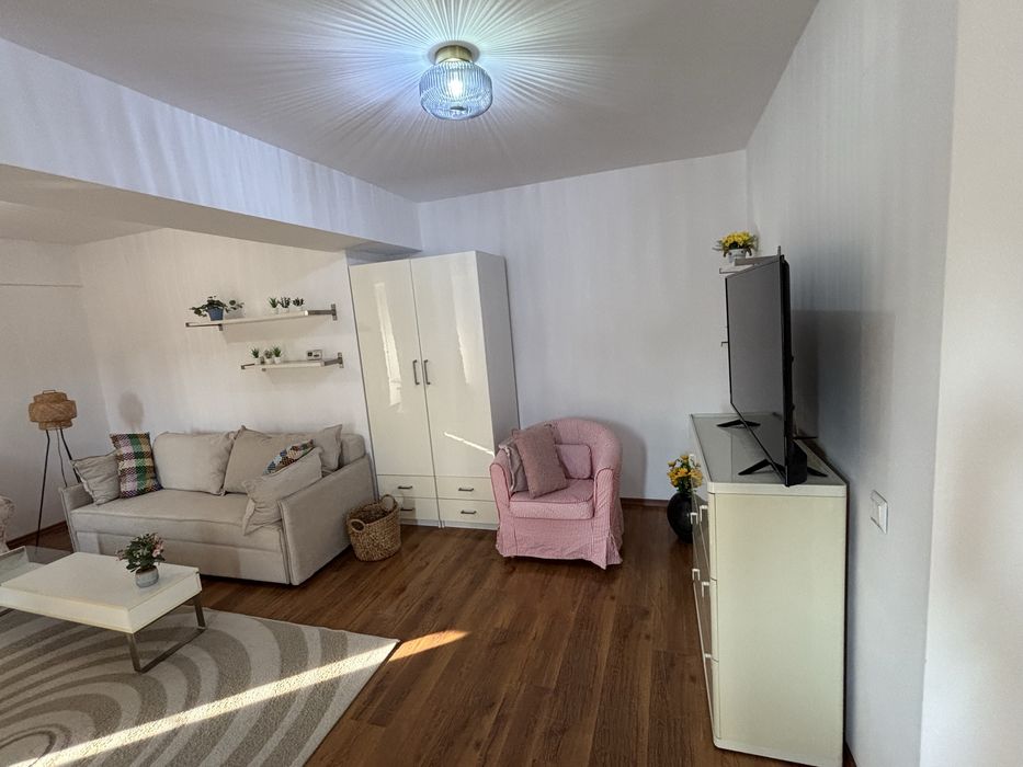Garsoniera ultramoderna,situata central, in complex cu acces controlat si loc de parcare inclus