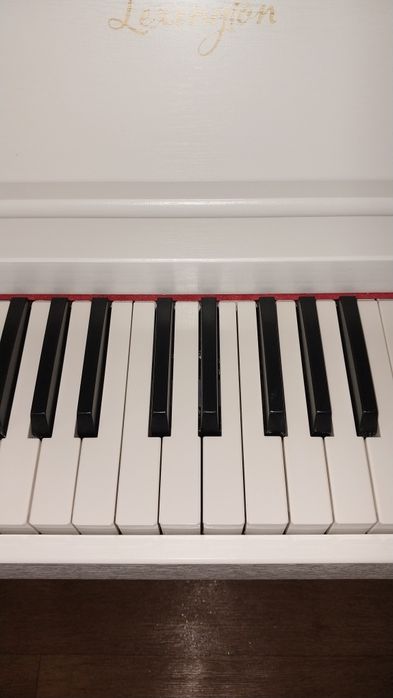Продам пианино LEXINGTON