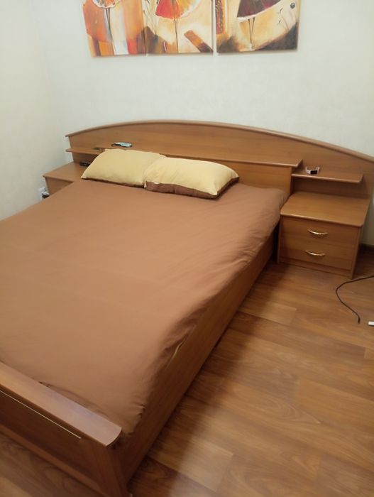 Продам спальный гарнитур