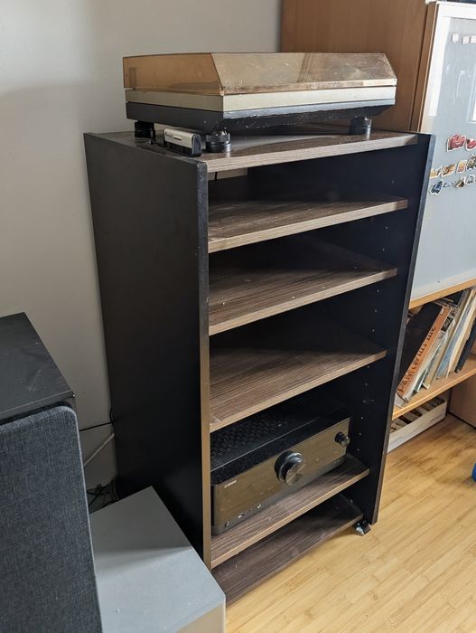 Rack audio din lemn