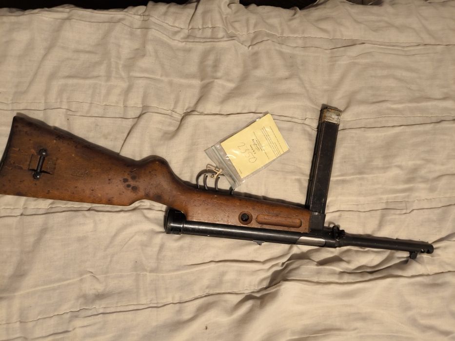 Обезопасен автомат Bereta ot VSV. картечен пистолет, пушка, карабина