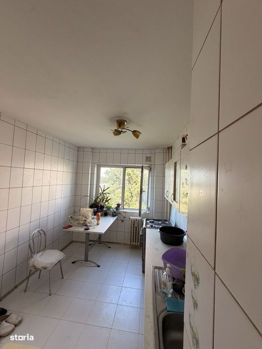 Oportunitate - Apartament 3 camere de renovat - zona Frigocom