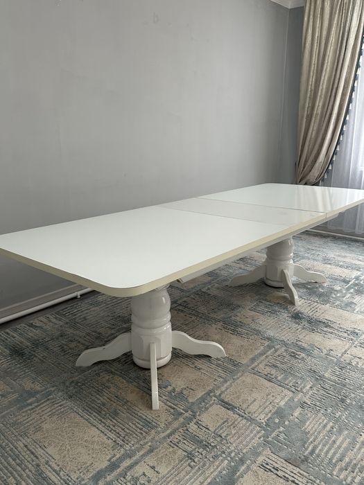 Продаётся стол  деревянный