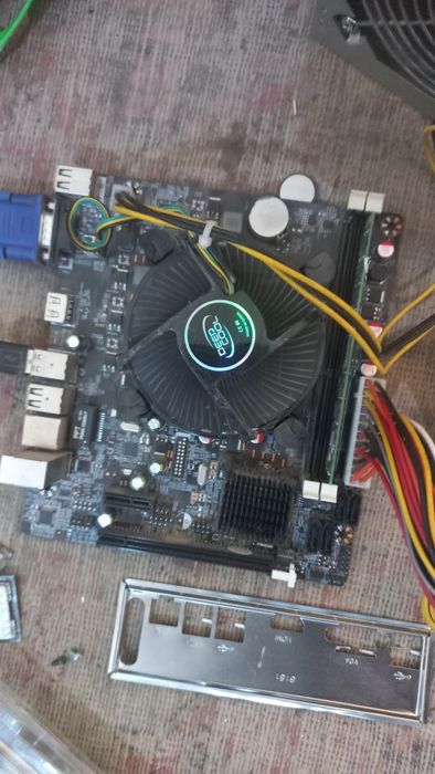 Kompyuter platalari sotiladi ddr 3 H 61