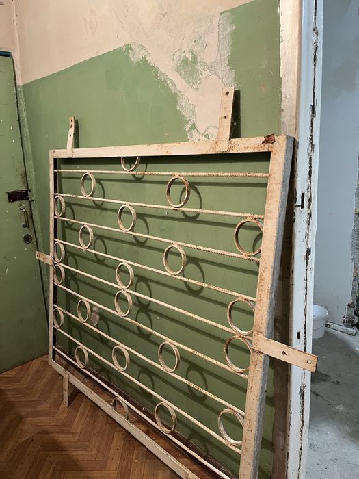 Решетка на окно для кухни/ спальни