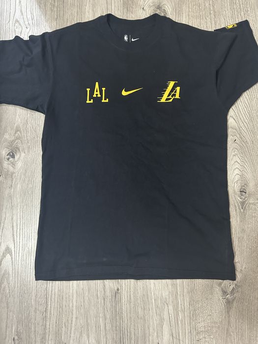 vand tricou nike lakers