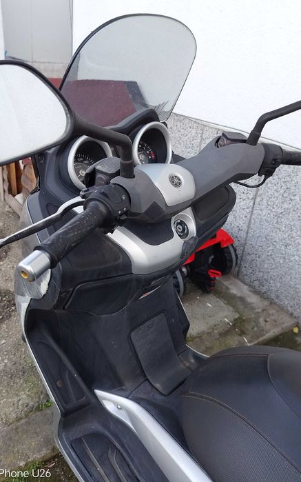 Скутер Yamaha Xmax 250