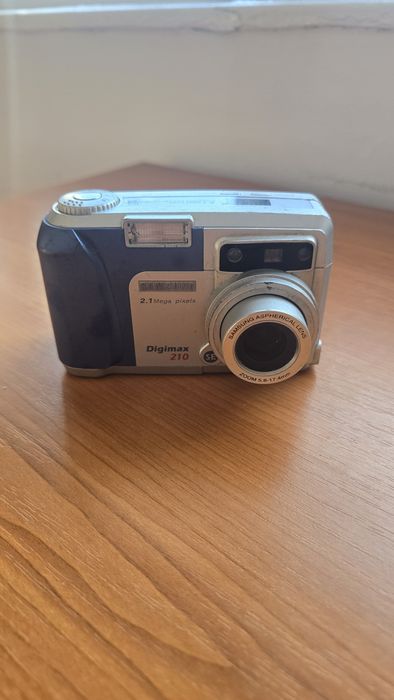Aparat foto digital  vintage Samsung Digimax 210 se