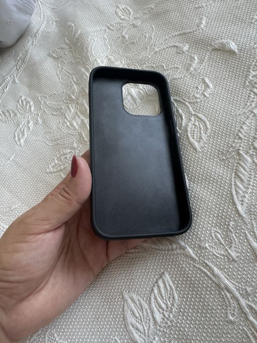 Чехол на телефон