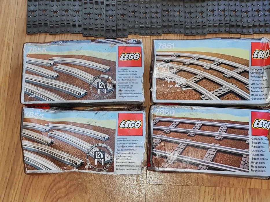 Лего части за комплект 7740 заедно с много релси 1980 г lego
