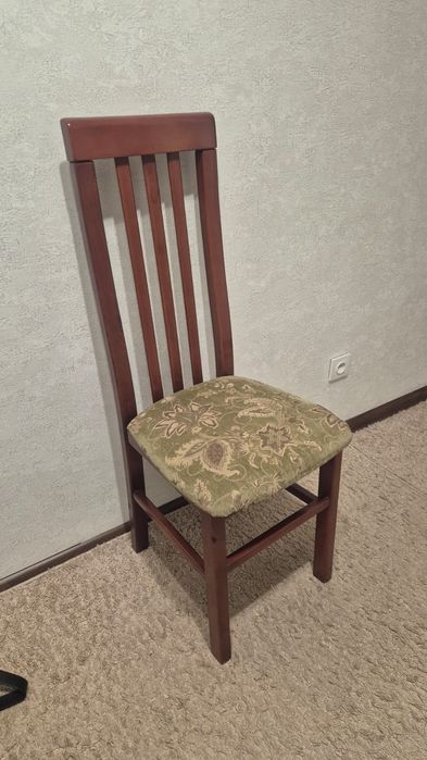 Стулья деревянные