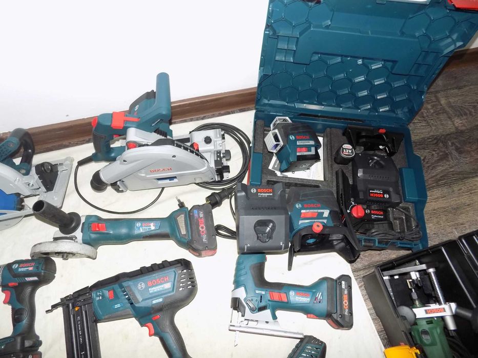 Scule 18V  Bosch  Profesionale  , perfect functionale