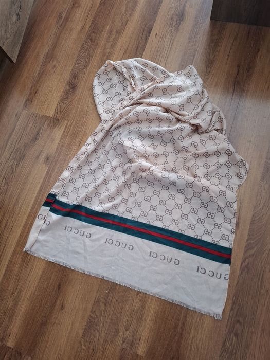 GUCCI дамски шал .