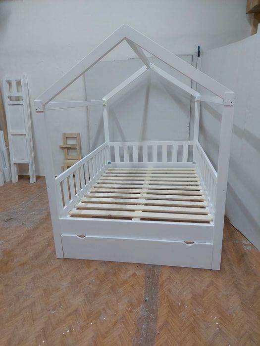 TRANSPORT GRATUIT.Pat tip casuta,cod 413