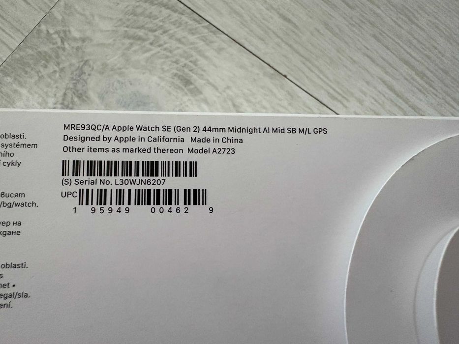 Apple Watch SE (2nd Gen) 44mm Midnight Aluminum на 90% батерия