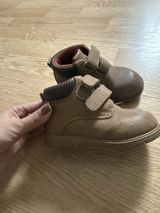 Продам детскую обувь