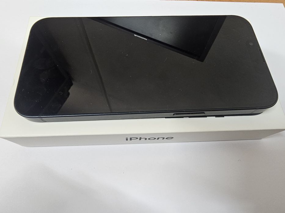 Продам Iphone 13 128g