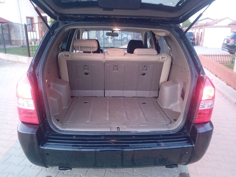 Vând Hyundai tucson an 2008