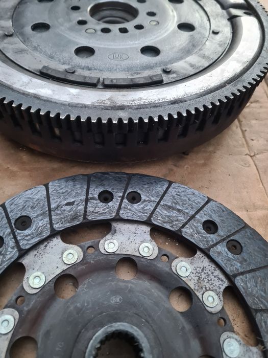 Комплект съединител с демпферен маховик Peugeot 807 2.2hdi 128кс.