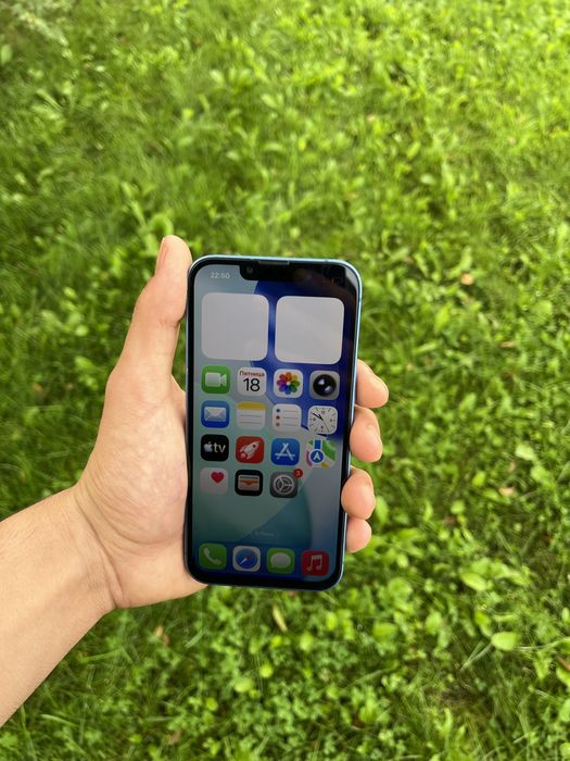 iPhone 13  256ГБ