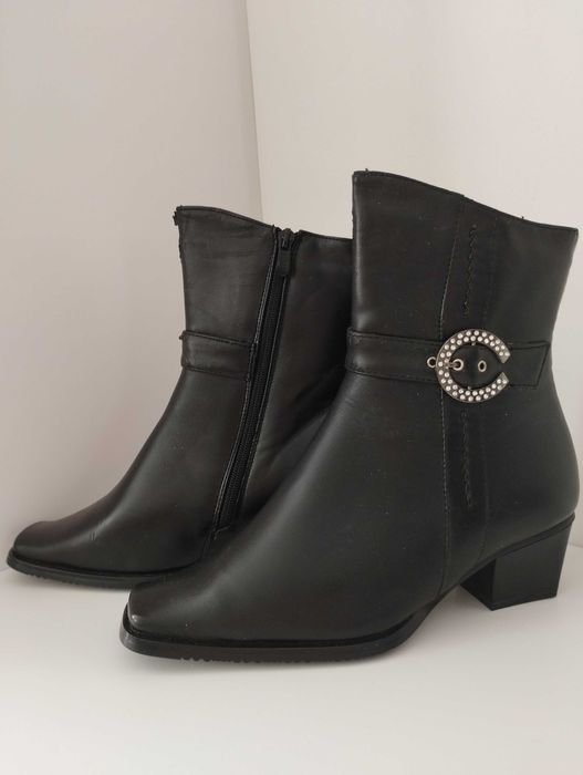 Продам ботильоны новые