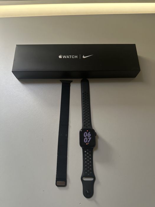 Apple Watch SE Nike