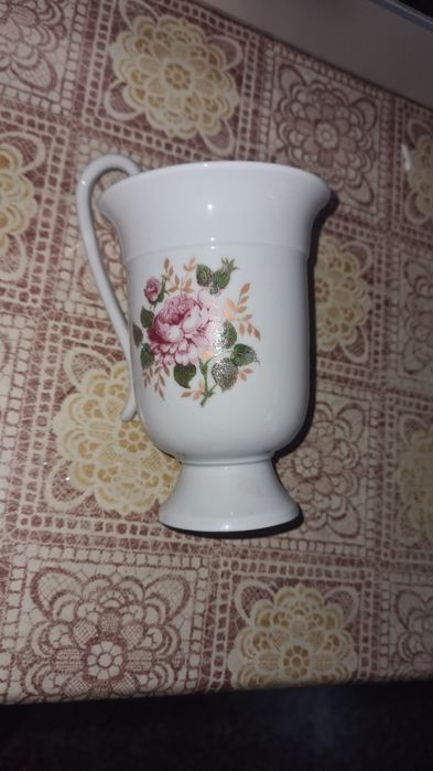 Ceainic și 2 cești.