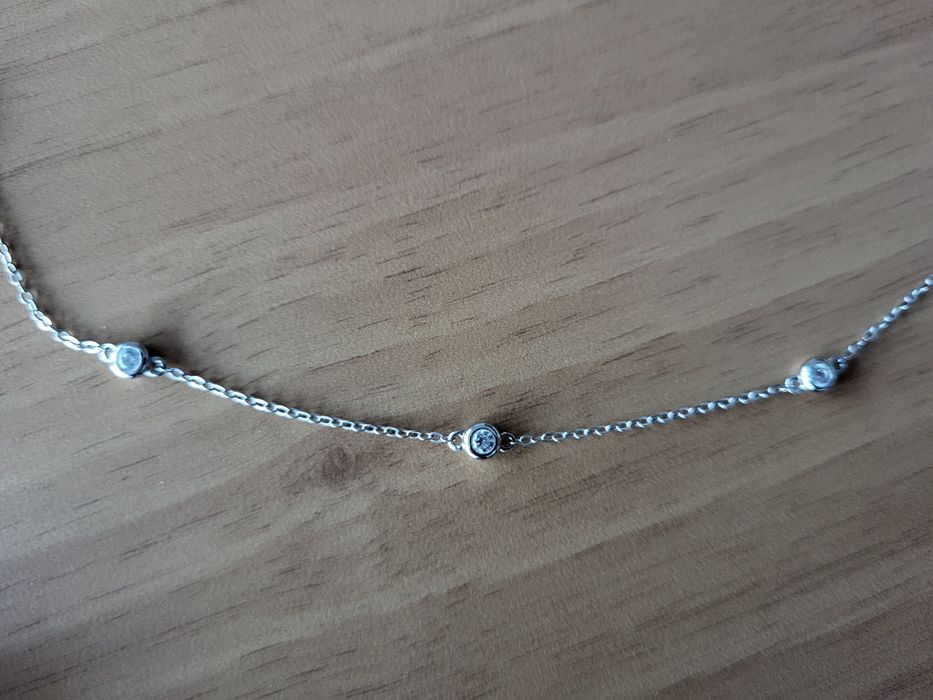 Сребърно колие с циркони