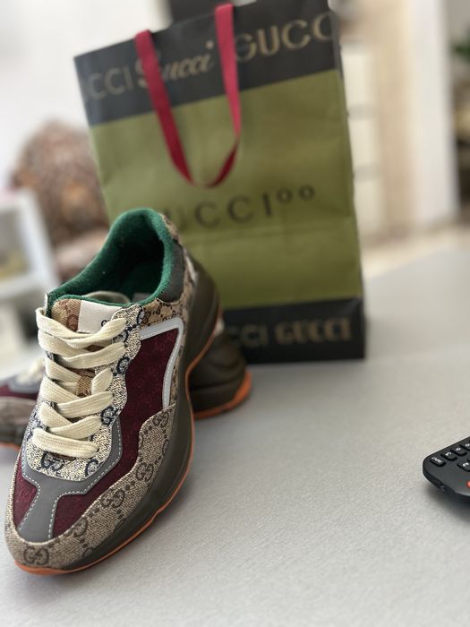 Adidasi Gucci 350 Lei Am nevoie de urgent bani