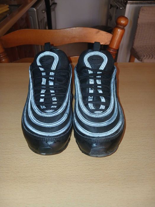 Продавам обувки Nike g90