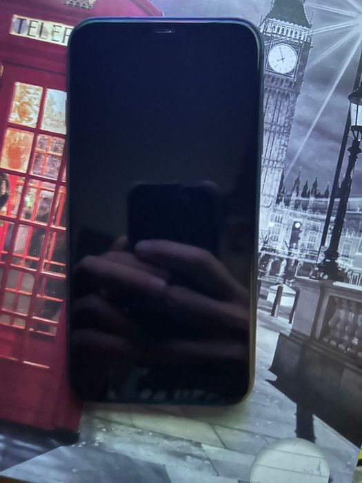 Vand iphone 11 sau schimb pe un samsung s22 ultra asoect 8/10 mes î pv