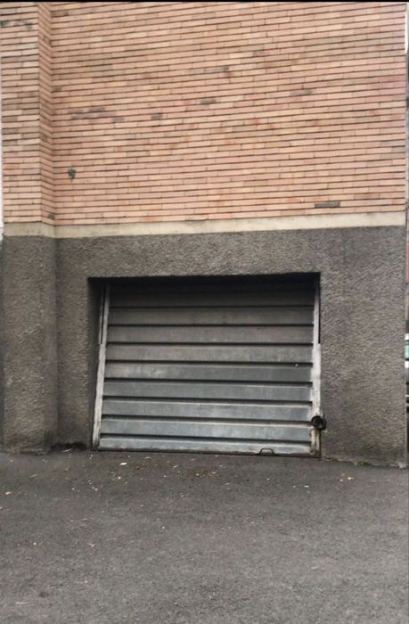 Vând garaj sub bloc, apă, curent cu cf.