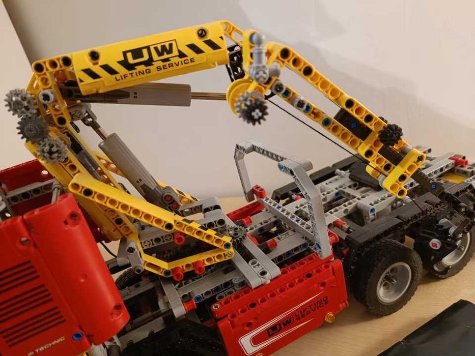 Lego Tehnic 8258 : Crane Truck
