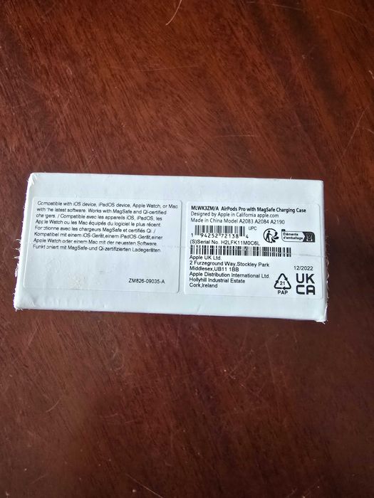 Apple AirPods Pro with MagSafe charging case - неразопакован