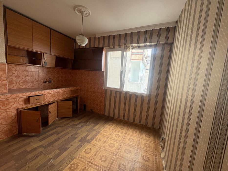 Тристаен Апартамент гр. Търговище СОЛИГЕНА